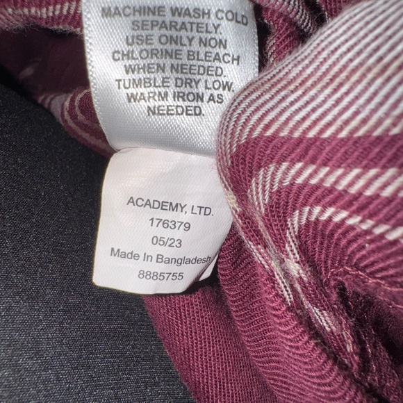 Woman’s Willow Creek Boyfriend Fit Plaid Shirt - Picture 13 of 13